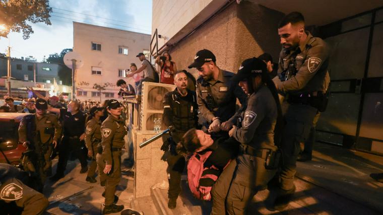 Una protesta de familias de rehenes de Hamás contra Israel acaba con 60 detenidos