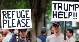 Con el asilo cerrado, Trump acoge a los afrikáners por «genocidio» en Sudáfrica