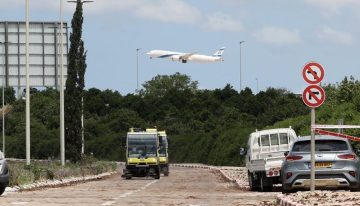 Al menos seis heridos tras impactar un misil de los hutíes cerca del aeropuerto de Tel Aviv