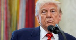 El Supremo de EE.UU. falla en contra de Trump y bloquea la ley que permite acelerar la deportación de inmigrantes