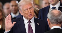 ¿Por qué Trump no sabe si debe acatar la Constitución de EE.UU.?
