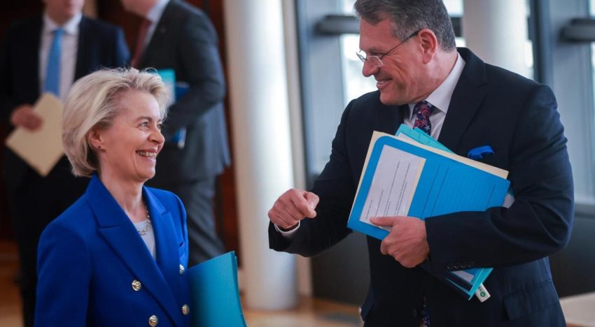 La UE está «plenamente comprometida» en alcanzar un acuerdo comercial con EE.UU. pese al fallo judicial sobre los aranceles