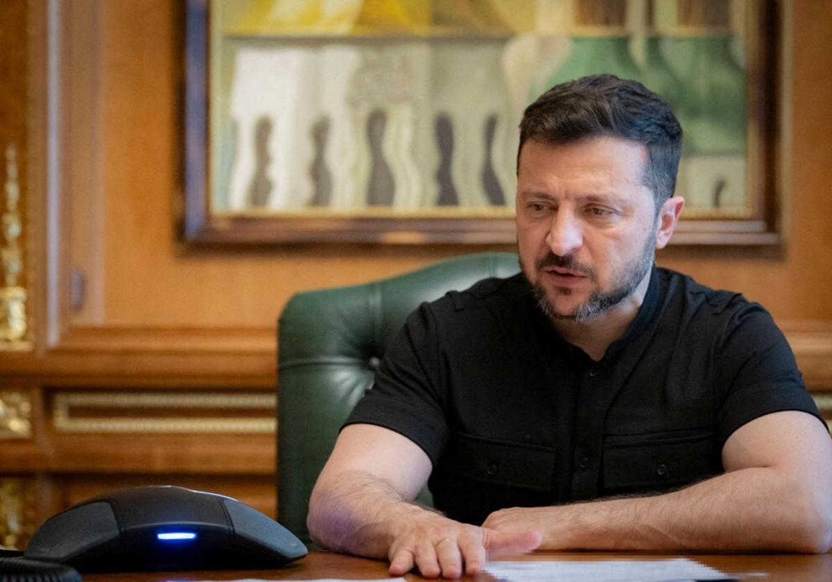 El presidente ucraniano, Volodímir Zelenski, conversa por llamada telefónica con el primer ministro de Albania