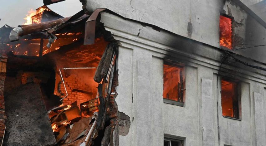 Al menos cinco muertos y 27 heridos tras otra noche de ataques aéreos «masivos» en Ucrania
