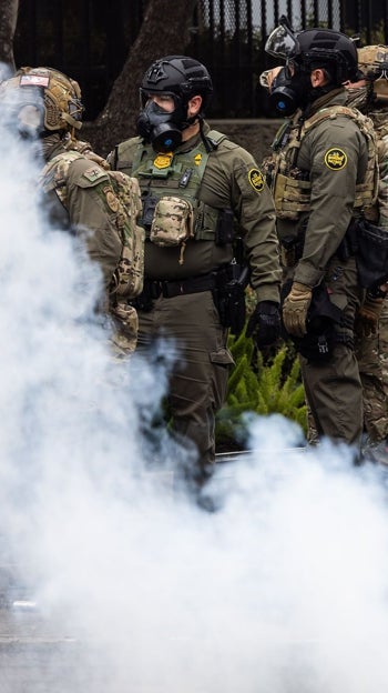 Al desplegar 2.000 efectivos de la Guardia Nacional en Los Ángeles, Trump ha demostrado una vez más su disposición a poner al país en pie de guerra para lograr sus objetivos