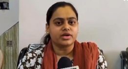 Una joven salvó la vida al llegar 10 minutos tarde al embarque del avión de Air India: «Mi cuerpo está temblando»
