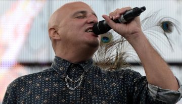 Más allá de la música: escena alternativa prioriza el “performance” para conectar con el público