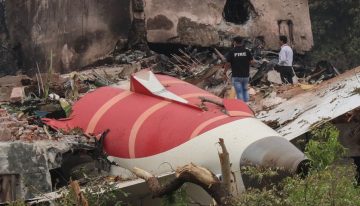 Air India investiga fallos en el motor y el tren de aterrizaje del avión siniestrado y estudia dejar en tierra sus Boeing 787