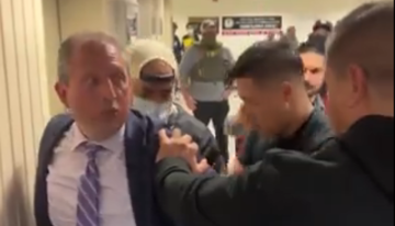 Detienen a un candidato a las primarias demócratas a la alcaldía de Nueva York en un tribunal de inmigración