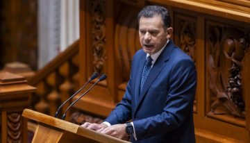 Luís Montenegro pide a la oposición que le permita gobernar Portugal los próximos cuatro años
