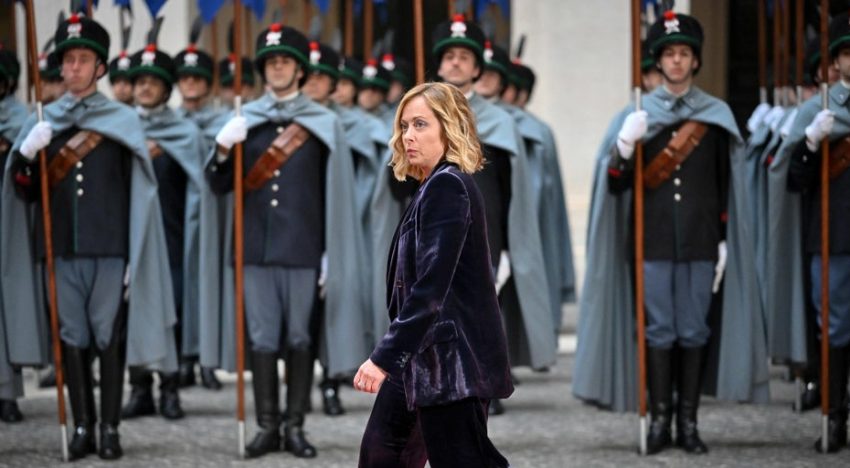 La derecha italiana promueve una polémica fuerza de 10.000 reservistas