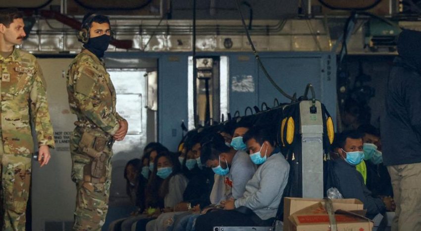 El Tribunal Supremo permite a Trump las deportaciones expeditas a terceros países