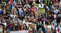 Las protestas contra las redadas antiinmigración se extienden por EE.UU.: Texas desplegará la Guardia Nacional