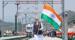 El presidente de la India inaugura un ferrocarril estratégico en la Cachemira disputada con Pakistán