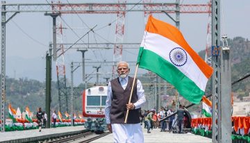 El presidente de la India inaugura un ferrocarril estratégico en la Cachemira disputada con Pakistán