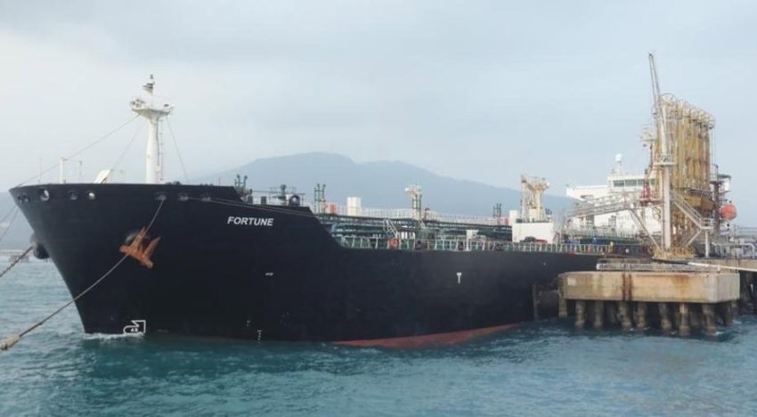 Trinidad y Tobago evalúa el uso de «fuerza letal» contra barcos venezolanos no identificados