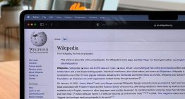 Wikipedia le dice adiós a la IA: pausa sus resúmenes generados por quejas de los editores