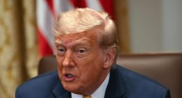 Trump dice que está «a dos días» de comunicar sus aranceles a la Unión Europea