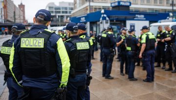 Alemania deporta a 81 delincuentes afganos en su primer vuelo a Kabul bajo el Gobierno de Merz