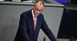 El canciller alemán defiende sus primeras semanas en el cargo entre insultos y acusaciones en el Bundestag