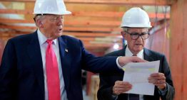 Trump aprovecha una visita a la Fed para humillar a Powell: «Yo lo despediría»