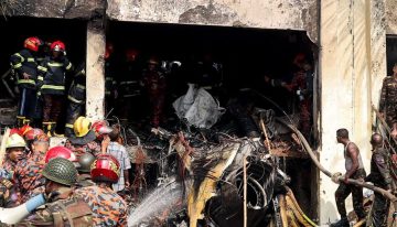 Al menos 16 muertos al estrellase un avión militar contra una escuela en Bangladés