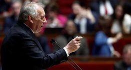 La moción de censura socialista contra el gobierno de Bayrou y Macron confirma la crisis nacional francesa
