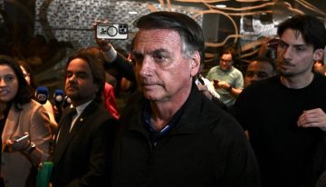 Juez advierte a Bolsonaro sobre el riesgo de prisión por «incumplir» la orden de no salir en redes