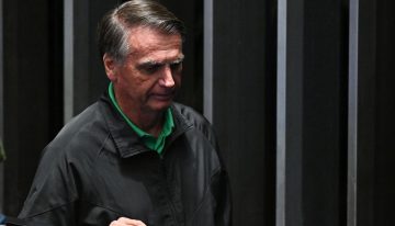 El Supremo de Brasil obliga a Bolsonaro a llevar tobillera electrónica y le prohíbe usar las redes sociales