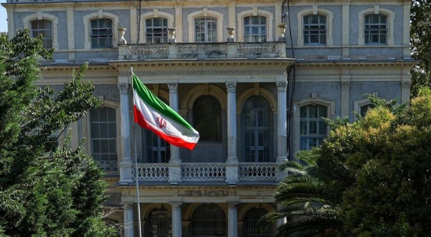 Irán se reúne con Alemania, Reino Unido y Francia ante las amenazas de reactivar las sanciones de la ONU