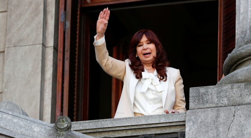La Justicia argentina exige a Cristina Kirchner y otros condenados a devolver más de 500 millones de dólares