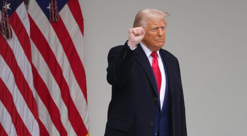 El Supremo de EE.UU. da luz verde a los despidos masivos de funcionarios de Trump