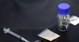 Familiares de las 54 víctimas mortales por fentanilo contaminado en Argentina salen a la calle a exigir «Justicia»