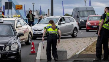 Lipotimias y colas en la frontera con Alemania en el primer día de controles de Polonia contra la inmigración ilegal