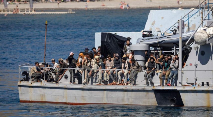 Grecia suspende las solicitudes de asilo para inmigrantes del norte de África