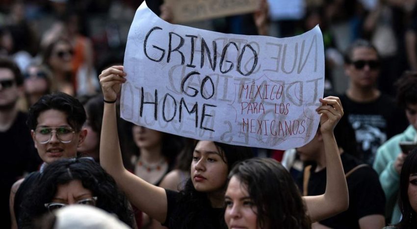 «¡Fuera gringos!»: una protesta en México por los altos alquileres deriva en xenofobia contra los estadounidenses