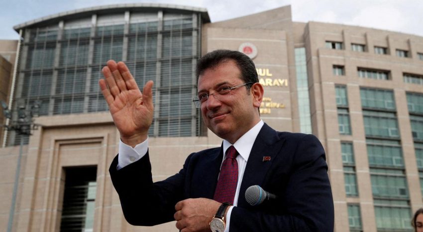 Condenado a un año y ocho meses de cárcel el alcalde de Estambul por «insultos» a un fiscal