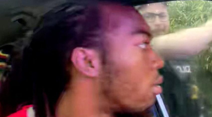 Un vídeo grabado hace cinco meses destapa un nuevo episodio de violencia policial contra un hombre negro en EE.UU.