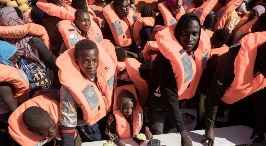 Un comisario de la UE y tres ministros europeos, expulsados de Libia al ir a cerrar un acuerdo sobre control migratorio