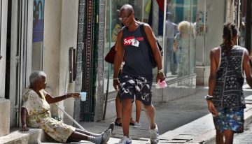 Cuba, la isla sin mendigos sumida en la pobreza
