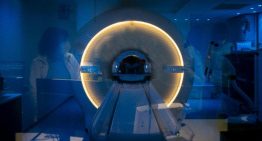 Muere un hombre tras ser absorbido por una máquina de resonancia magnética por llevar puesta una cadena metálica