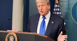 Pese a la sentencia del Supremo, un juez bloquea la orden de Trump contra el acceso a la ciudadanía por nacimiento