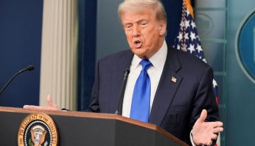 Pese a la sentencia del Supremo, un juez bloquea la orden de Trump contra el acceso a la ciudadanía por nacimiento
