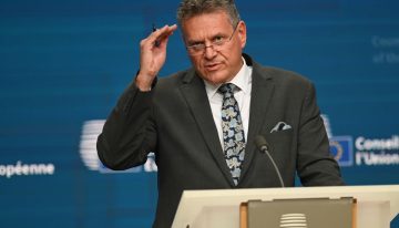 La UE aboga por negociar «hasta el último minuto» los aranceles con EE.UU., pero ya prepara represalias