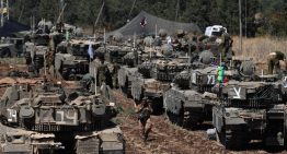 Israel irrumpe con tanques en el centro de Gaza en una operación para tratar de rescatar rehenes