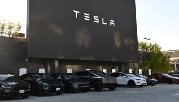 Elon Musk confirma que Grok, su IA conversacional, llegará a los Tesla