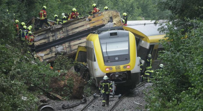 El descarrilamiento de un tren de pasajeros en Alemania deja decenas de heridos