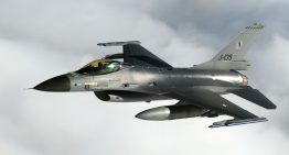 Muere un piloto al estrellarse su F-16 durante los ensayos de un espectáculo aéreo en Polonia