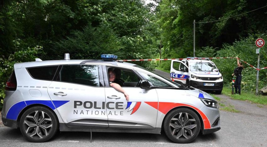 Hallan a un hombre de 32 años degollado, con las vísceras fuera y en posición de cruz en Francia