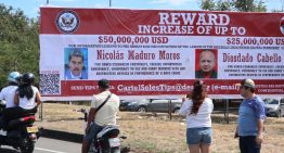 Instalan una valla con una recompensa por Nicolás Maduro y Diosdado Cabello en la frontera entre Colombia y Venezuela